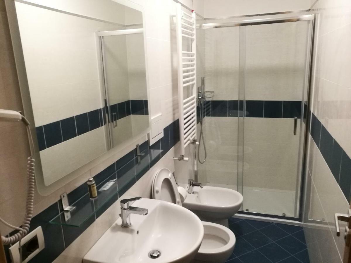 Al Trenino Accomodation Hotel โรม ภายนอก รูปภาพ