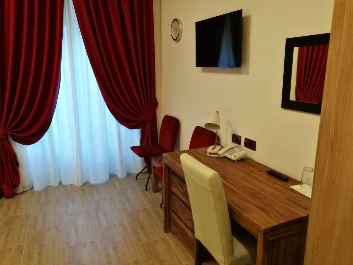 Al Trenino Accomodation Hotel โรม ภายนอก รูปภาพ