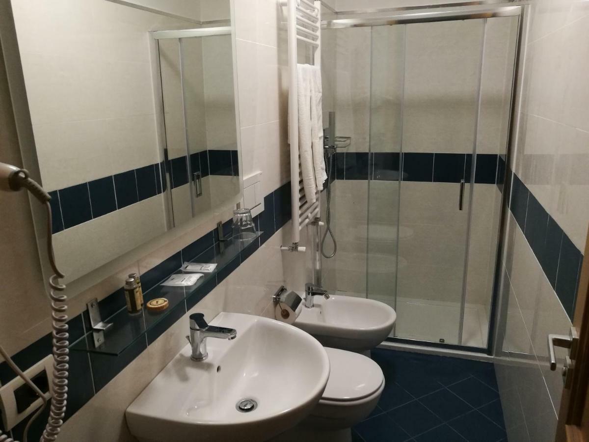 Al Trenino Accomodation Hotel โรม ภายนอก รูปภาพ