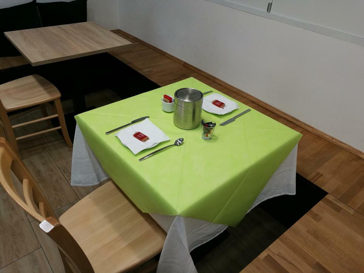 Al Trenino Accomodation Hotel โรม ภายนอก รูปภาพ